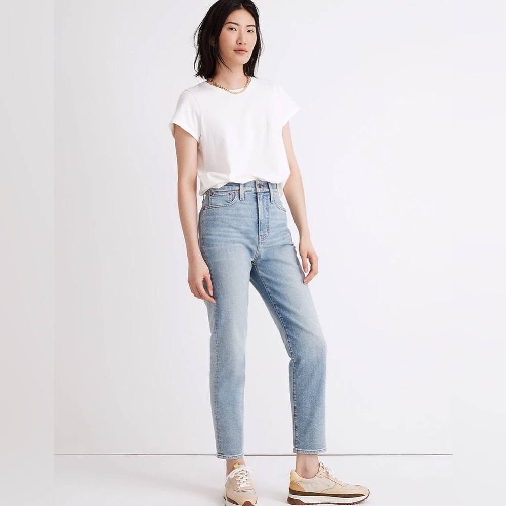 Madewell Petite Mom Jeans High Rise Light Wash - Picture 2 of 15
